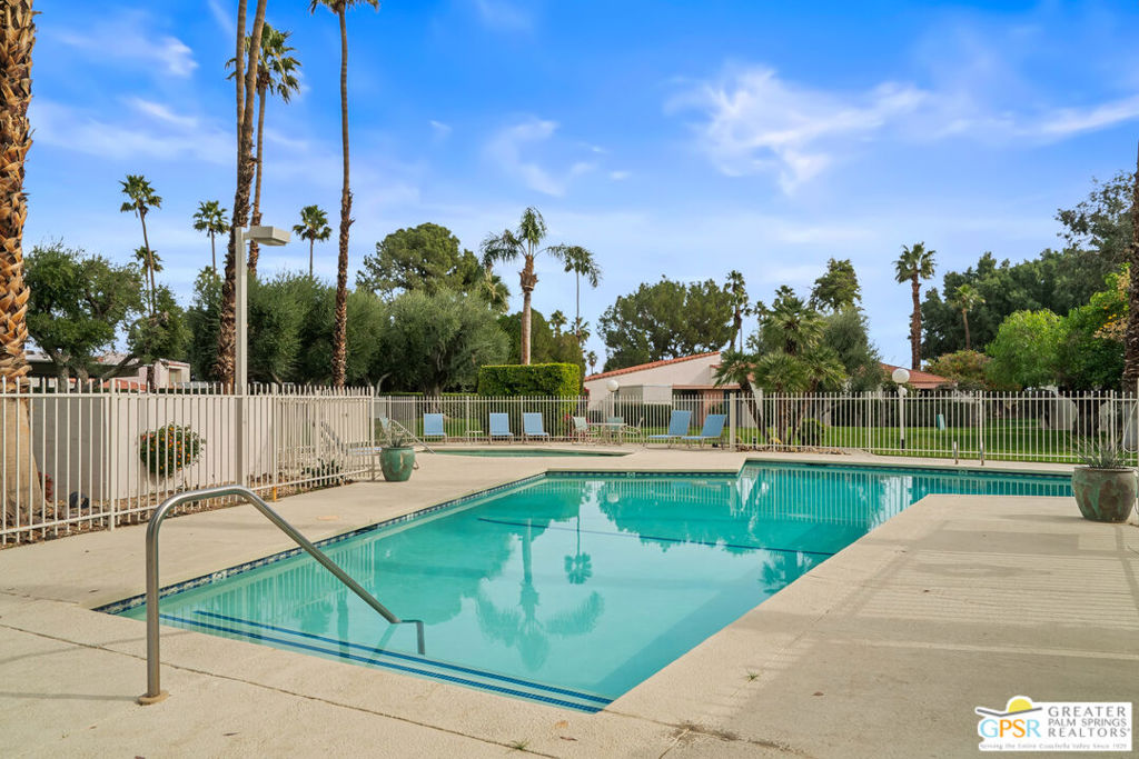 Palm Springs Country Club - Residential