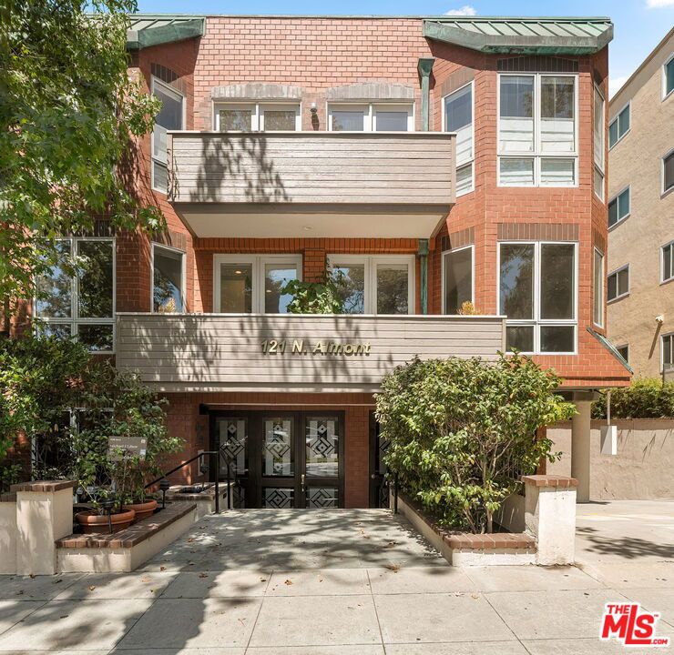 121 N Almont Drive 201