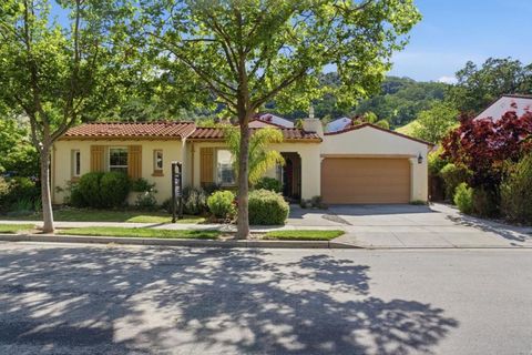 Photo of 7111 Eagle Ridge Drive, Gilroy, CA 95020 (MLS # ML82044980)