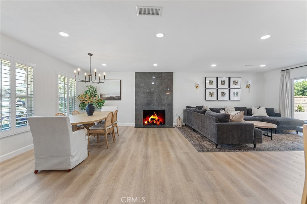 927 E Fairway Drive