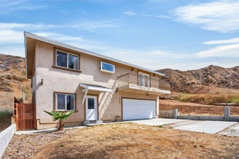 Photo of 29631 Silver Street ST, Castaic, CA 91384 (MLS # SR26121466)