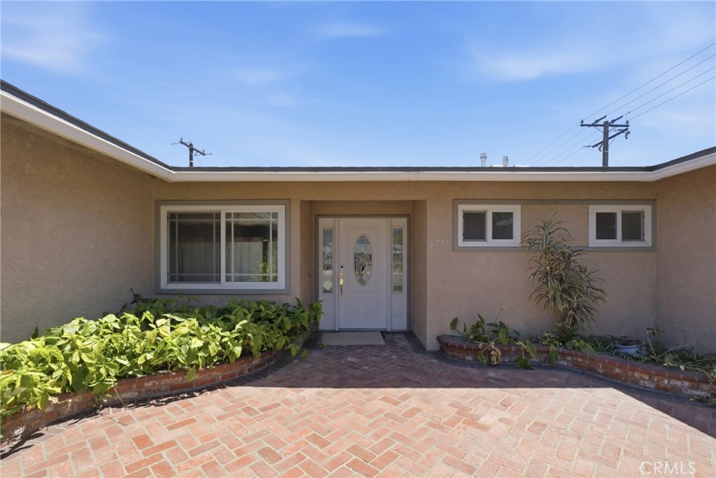 8715 La Vine Street