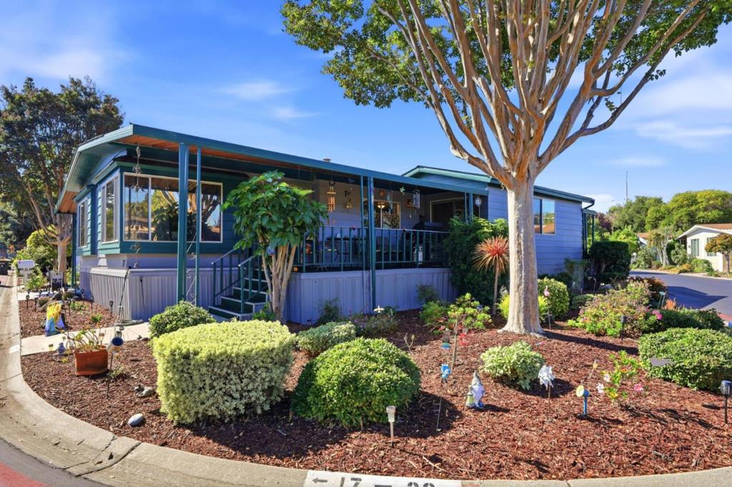 690 Persian Drive 17