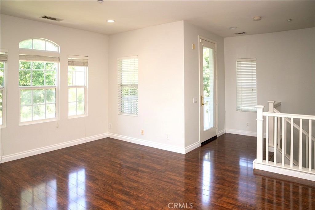 71 Strawflower Street