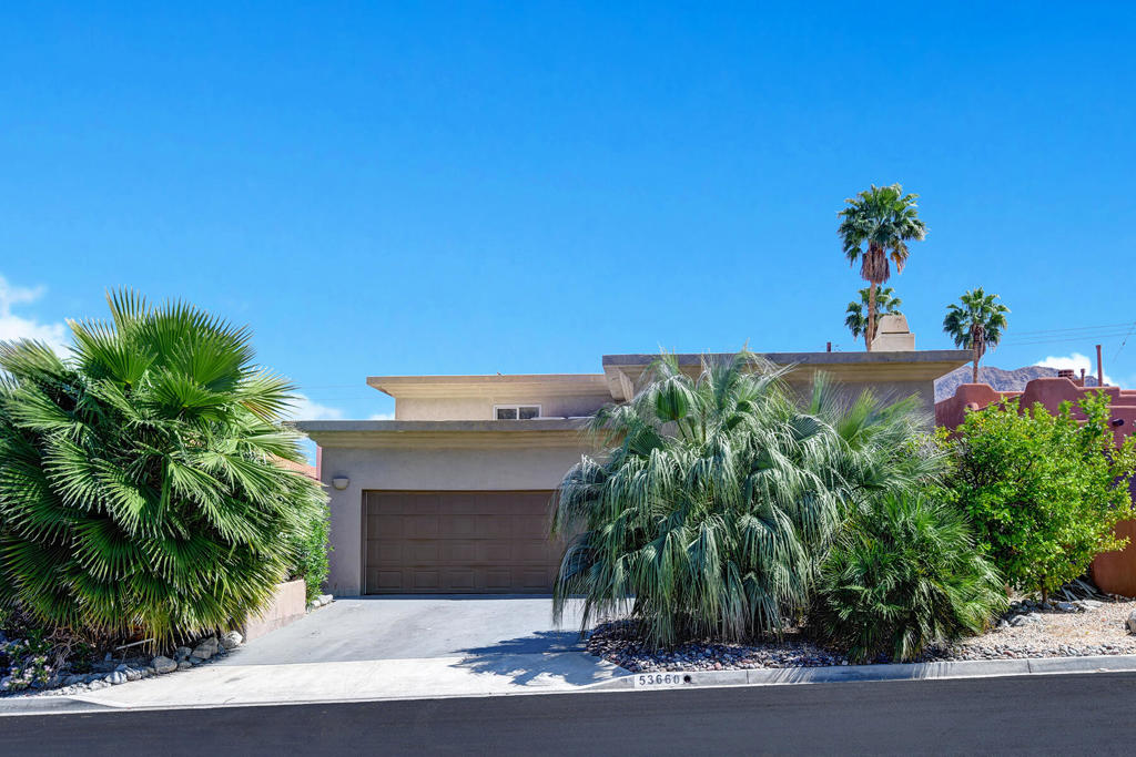 53660 Avenida Juarez