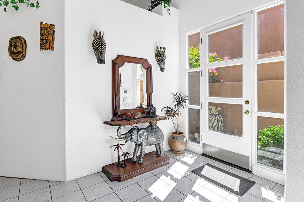 53660 Avenida Juarez