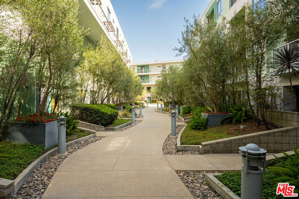 Photo of 11500 Tennessee Avenue #315, Los Angeles, CA 90064 (MLS # 26883127)