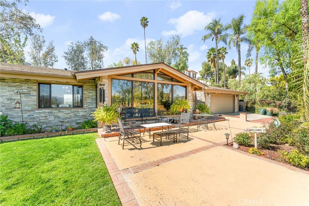 5051 Victoria Avenue