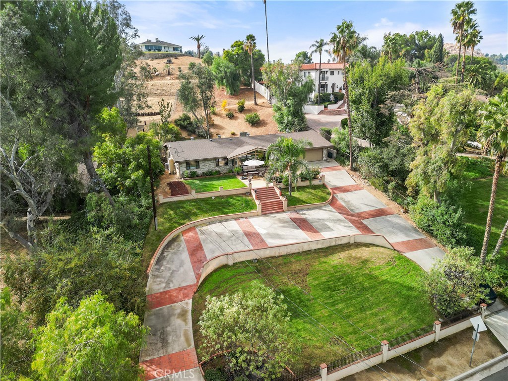 5051 Victoria Avenue