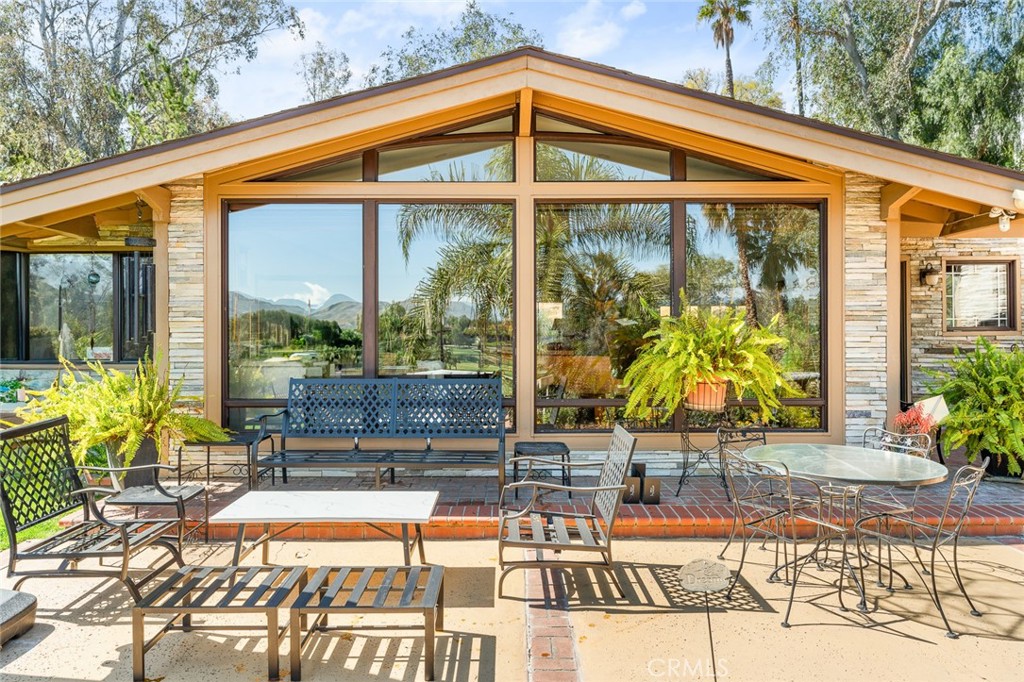 5051 Victoria Avenue