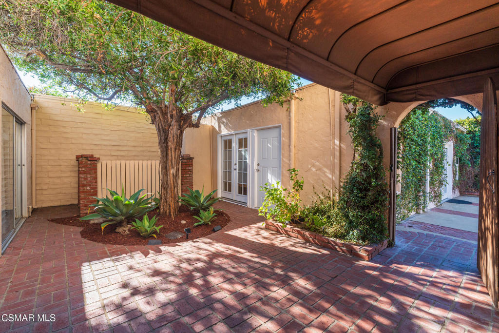 First Neighborhood/Custom-705 - 705 - Residential Lease