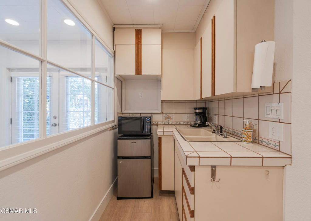 First Neighborhood/Custom-705 - 705 - Residential Lease