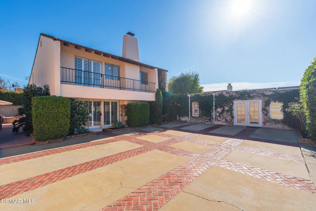 First Neighborhood/Custom-705 - 705 - Residential Lease