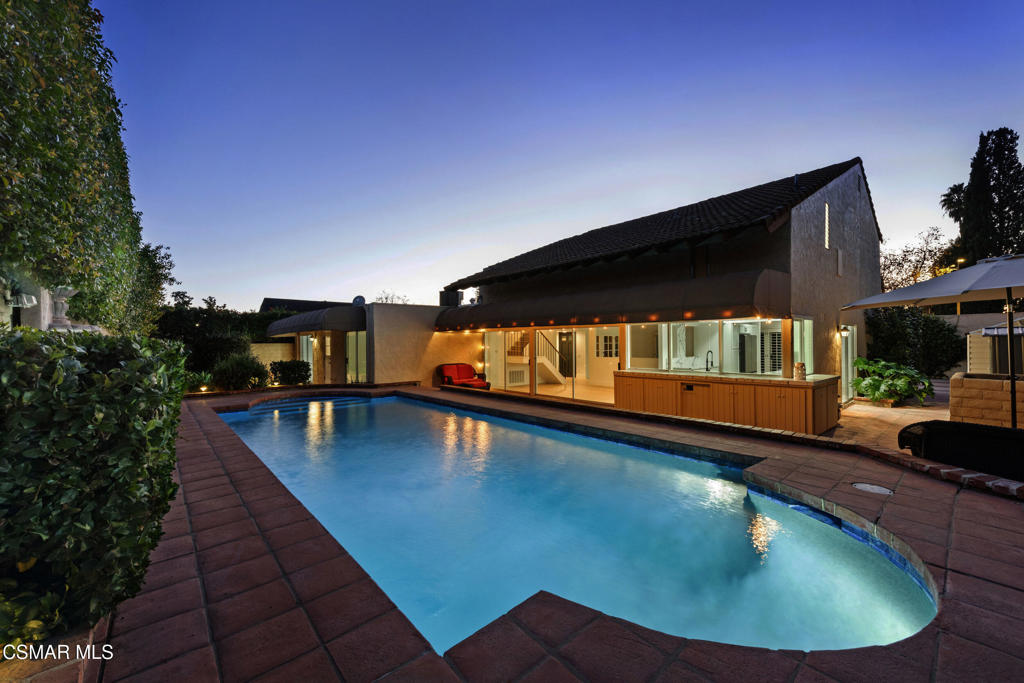 First Neighborhood/Custom-705 - 705 - Residential Lease