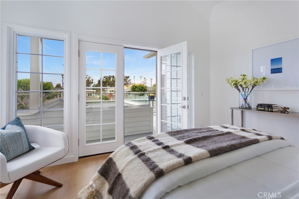 Corona del Mar South of PCH (CDMS) - Residential Lease