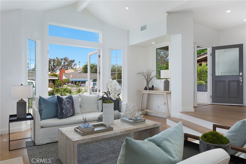 Corona del Mar South of PCH (CDMS) - Residential Lease