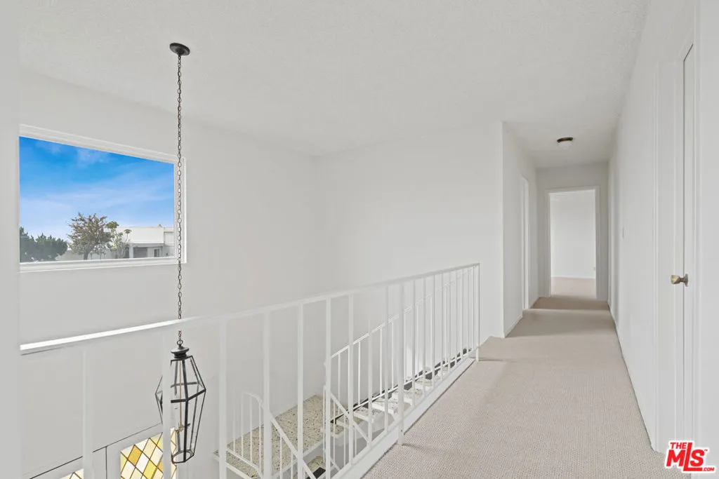 Pacific Palisades, California 90272, United States, 5 Bedrooms Bedrooms, ,3 BathroomsBathrooms,Residential,Active,141239