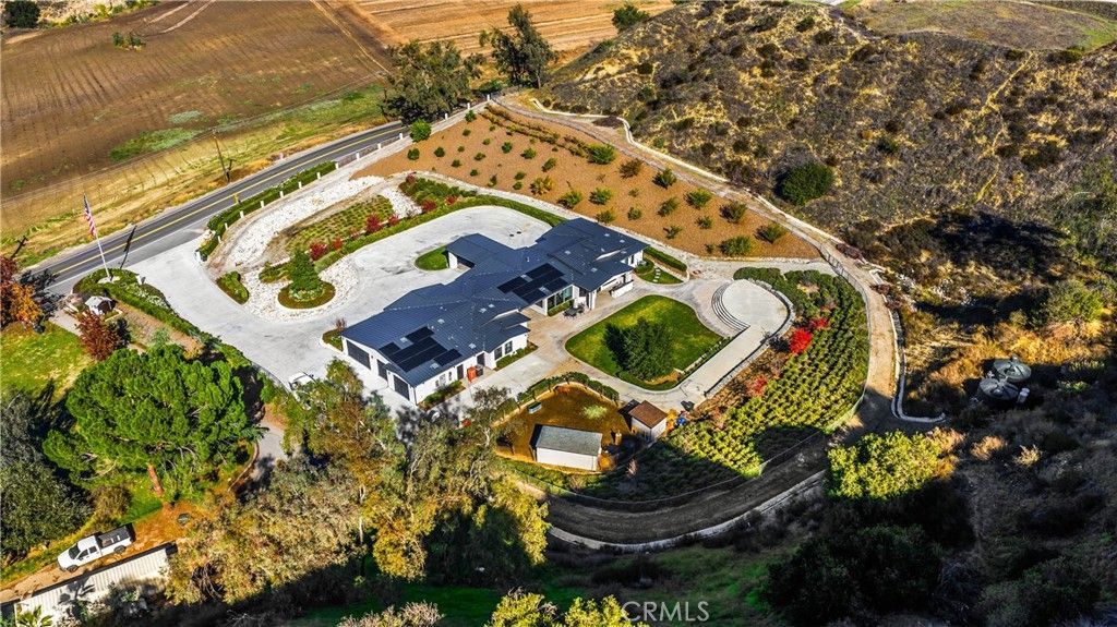 Photo of 31615 Live Oak Canyon Rd, Redlands, CA 92373 (MLS # IV25271256)