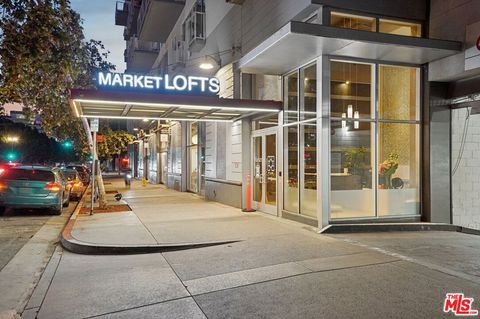 Photo of 645 W 9th Street #530, Los Angeles, CA 90015 (MLS # 25607561)