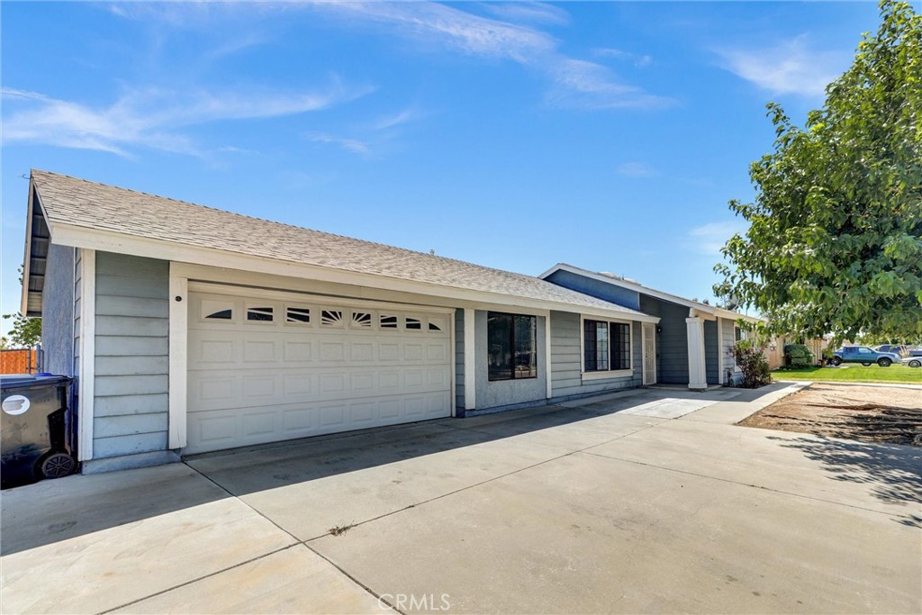 Welcome to your Dream Single-Story Haven in the heart of Victorville, California! This Charming Home features 3-Bedrooms and 2-Full Bathrooms offering a perfect blend of Comfort and Functionality. Spanning an impressive 1,614 square feet, the Interior is Designed for spacious living, with an abundance of Natural Light cascading through large windows, creating a Warm and Inviting atmosphere.
Set on a Generous 18,032 square foot lot, this Property is a True Gem for car enthusiasts and outdoor adventurers alike. With ample space for Large automobiles and recreational vehicles, it comes equipped with convenient RV hookups, making weekend getaways a breeze.
Nestled in a Vibrant Community, you'll be just moments away from bustling shopping centers and major freeways, providing you with seamless access to all the Essential Amenities and Attractions. Experience the perfect Balance of Peaceful Suburban Living and Urban convenience in this exceptional residence – your new home awaits!! Per Seller "Buyer Maybe Eligible to Assume the Loan"...