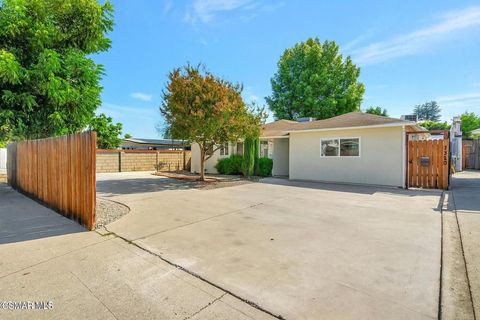 Photo of 7322 Lindley Avenue, Reseda, CA 91335 (MLS # 226000038)