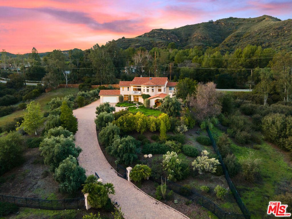 Photo of 2175 Cold Canyon Road, Calabasas, CA 91302 (MLS # 25545495)