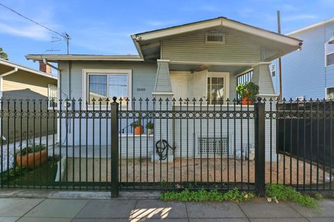 Photo of 1000 81st Avenue, Oakland, CA 94621 (MLS # ML82032002)