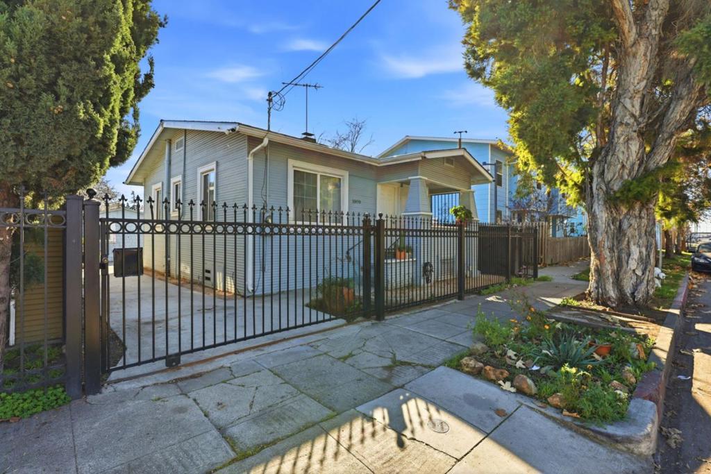 1000 81st Avenue, Oakland CA 94621