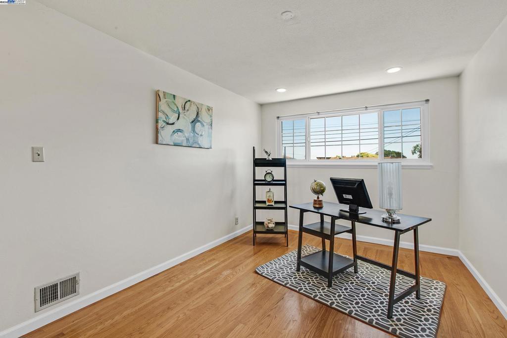 CASTRO VALLEY HT - Residential