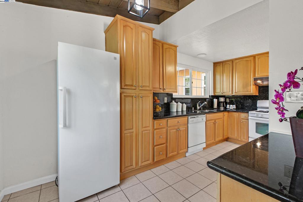 CASTRO VALLEY HT - Residential