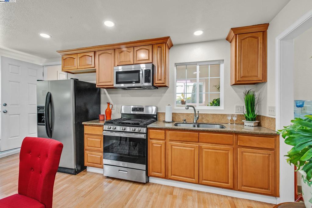 CASTRO VALLEY HT - Residential