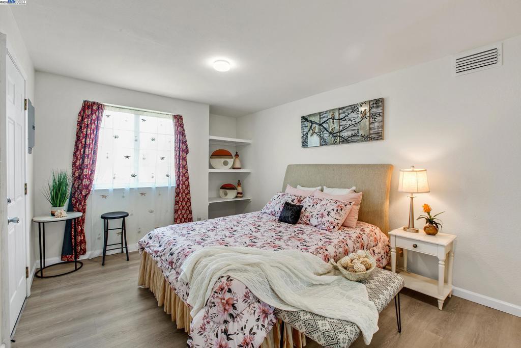 CASTRO VALLEY HT - Residential