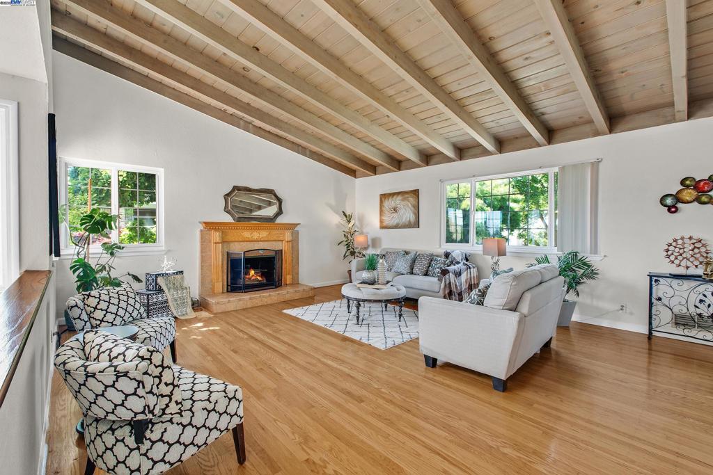 CASTRO VALLEY HT - Residential