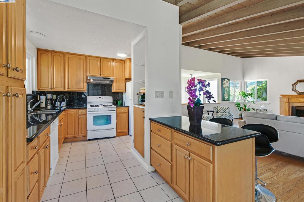 CASTRO VALLEY HT - Residential