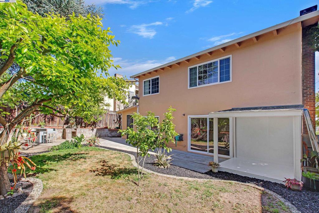 CASTRO VALLEY HT - Residential