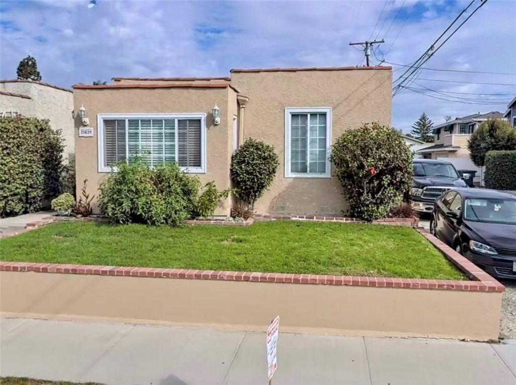 2063 W 220th Street