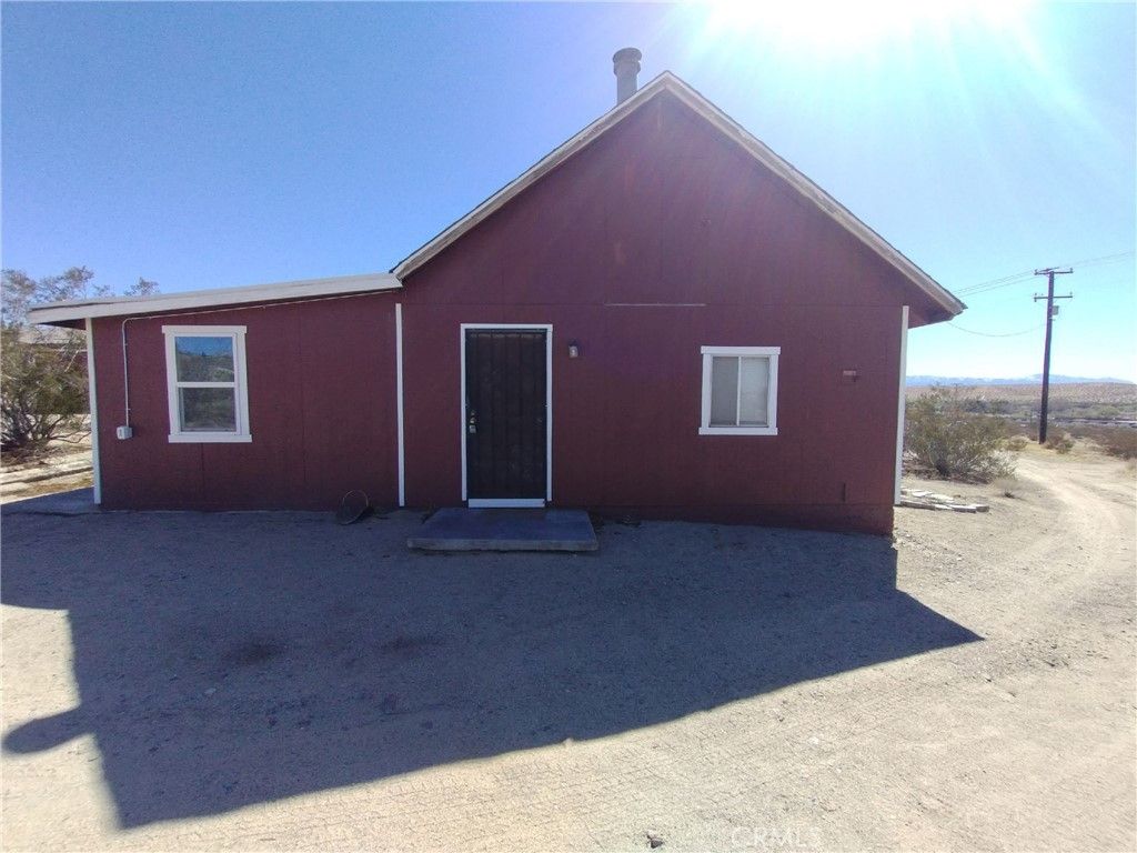 Photo of 14756 Hard Rock Davis Rd, Oro Grande, CA 92368 (MLS # DW25245304)