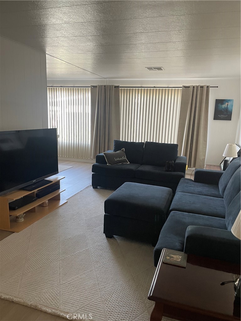 4095 FRUIT Street 870