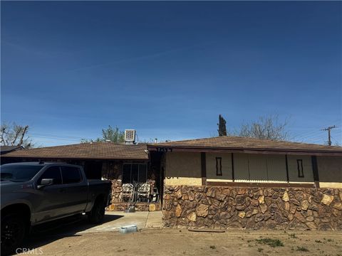 1017 W Avenue H8 Lancaster CA 93534