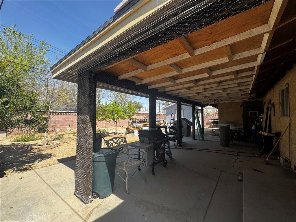 Photo of 1017 W Avenue H8, Lancaster, CA 93534 (MLS # IV26057752)