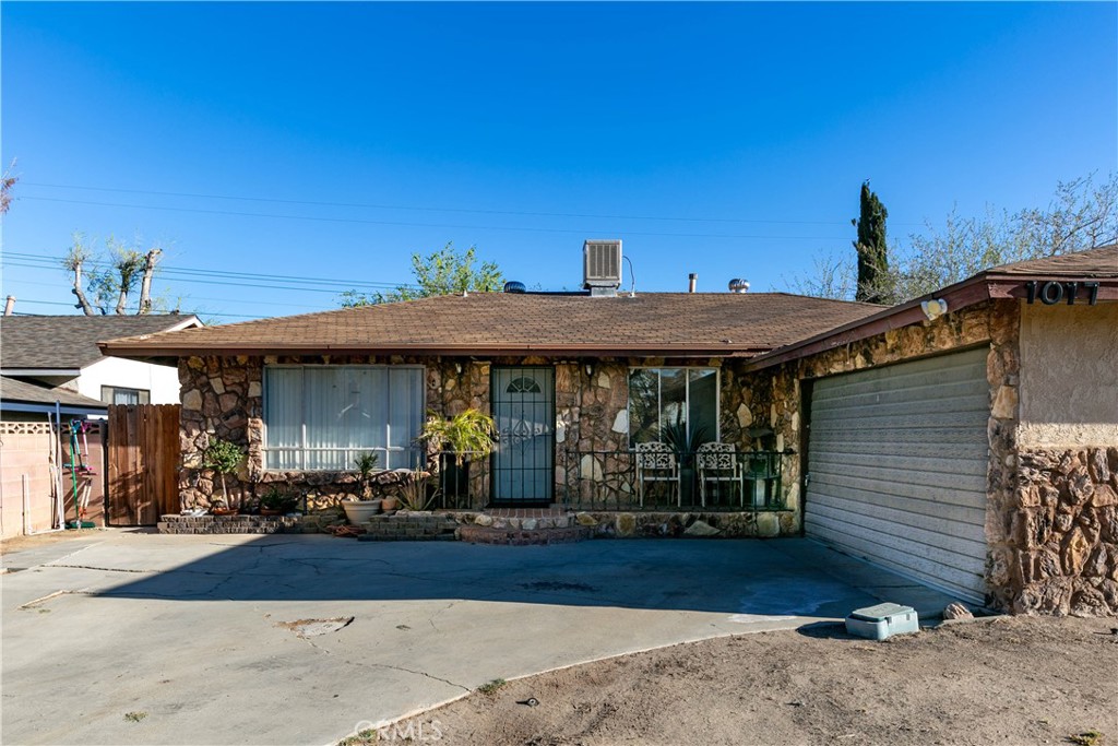1017 W Avenue H8