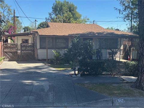 Photo of 494 Avocado Avenue, Pasadena, CA 91107 (MLS # SR26049038)
