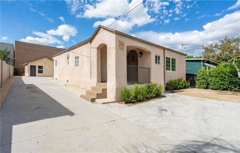 Photo of 13463 Brownell St, San Fernando, CA 91340 (MLS # SR26076599)