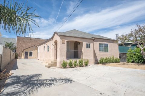 Photo of 13463 Brownell St, San Fernando, CA 91340 (MLS # SR26076599)