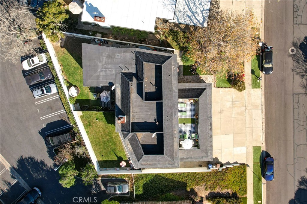 BLUE LANTERN - Residential