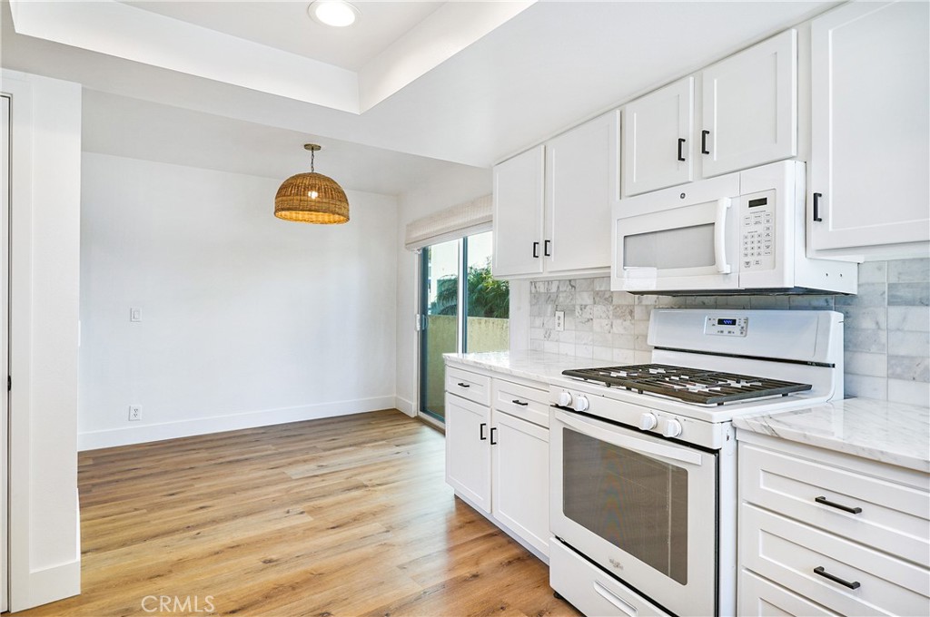 33621 Blue Lantern Street