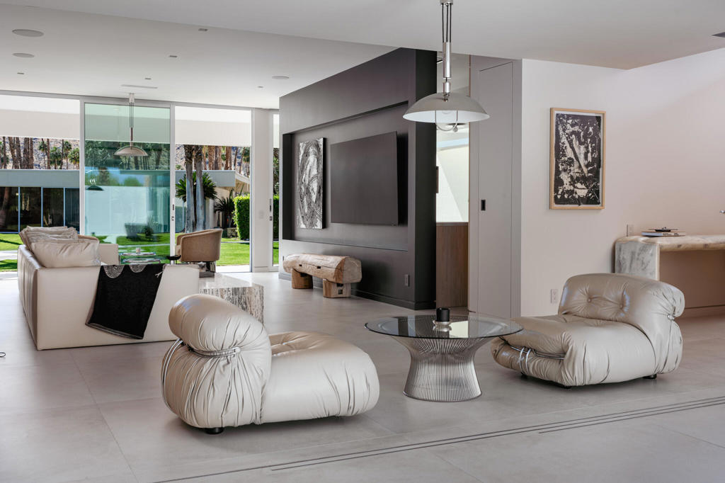 205 Desert Lakes Drive