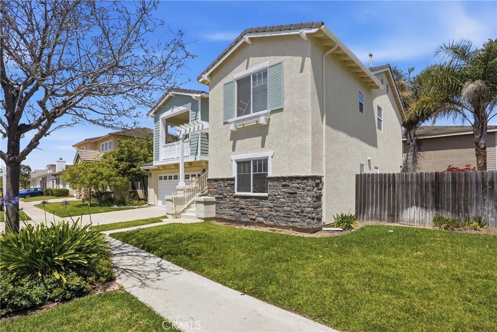 915 Sloan Terrace