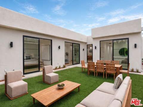 Photo of 8404 Gonzaga Avenue, Los Angeles, CA 90045 (MLS # 26632519)