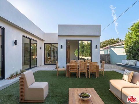 Photo of 8404 Gonzaga Avenue, Los Angeles, CA 90045 (MLS # 26632519)